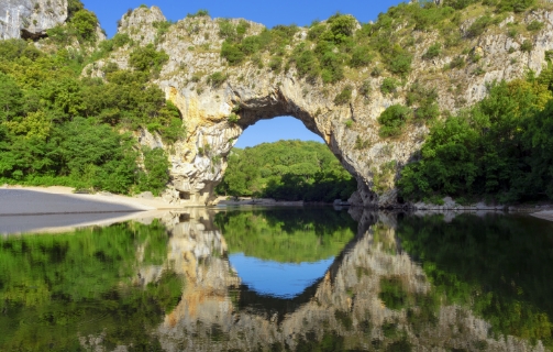 celebre-arche-vallonpontd-arc-ardeche-france